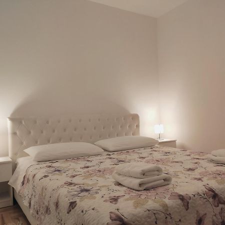 Siesta Apartments Šibenik Exteriör bild